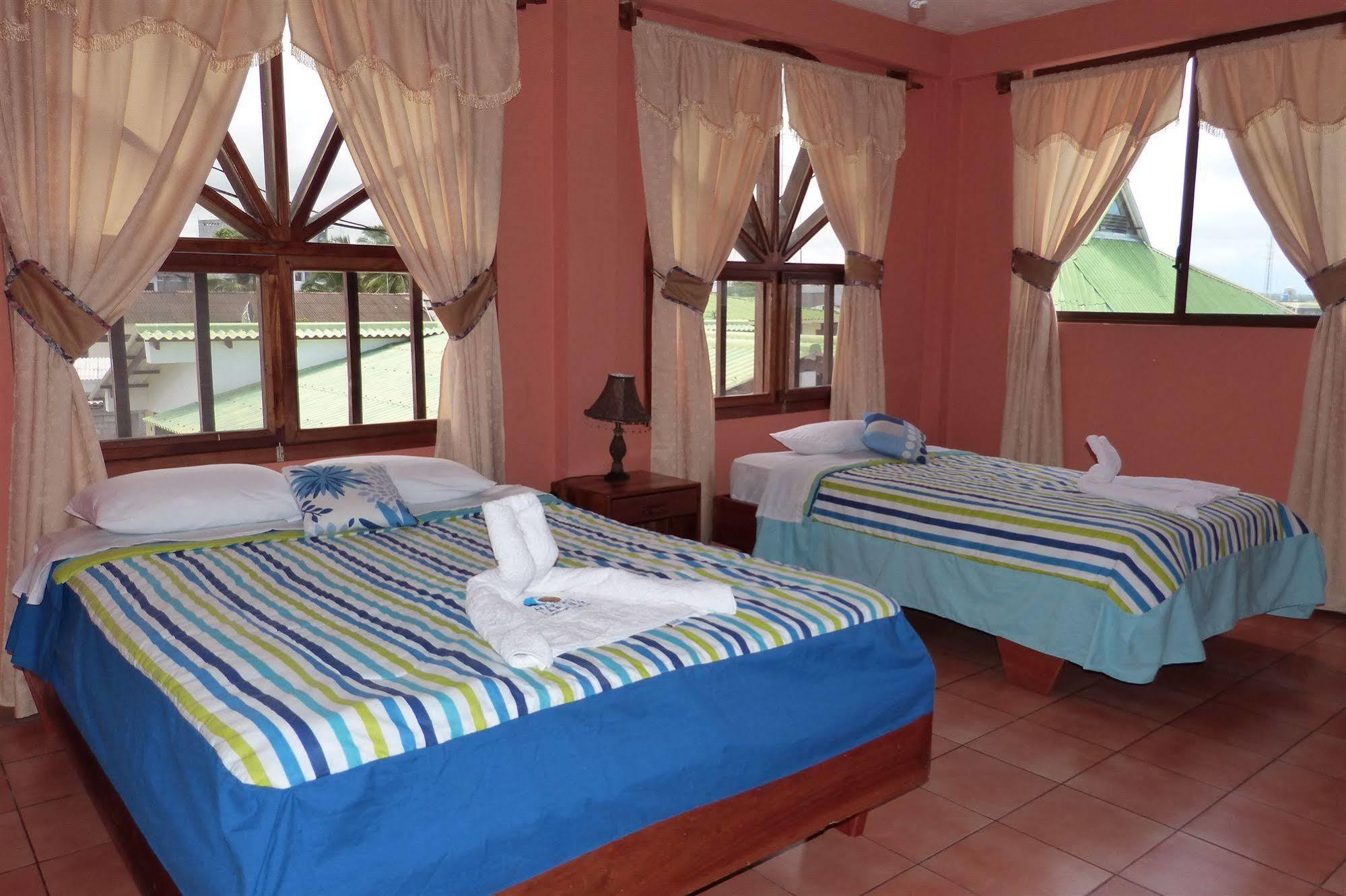 Hostal Castro Galapagos Puerto Ayora  Εξωτερικό φωτογραφία