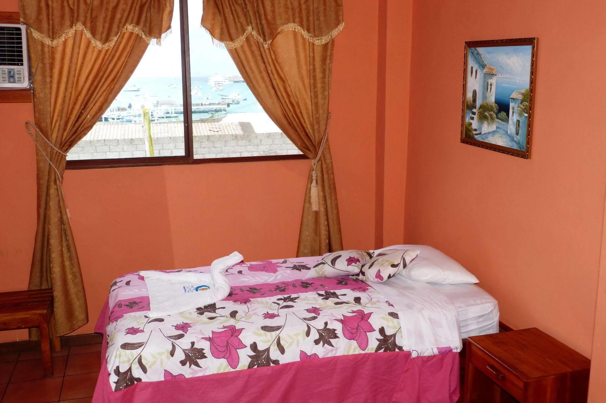 Hostal Castro Galapagos Puerto Ayora  Εξωτερικό φωτογραφία