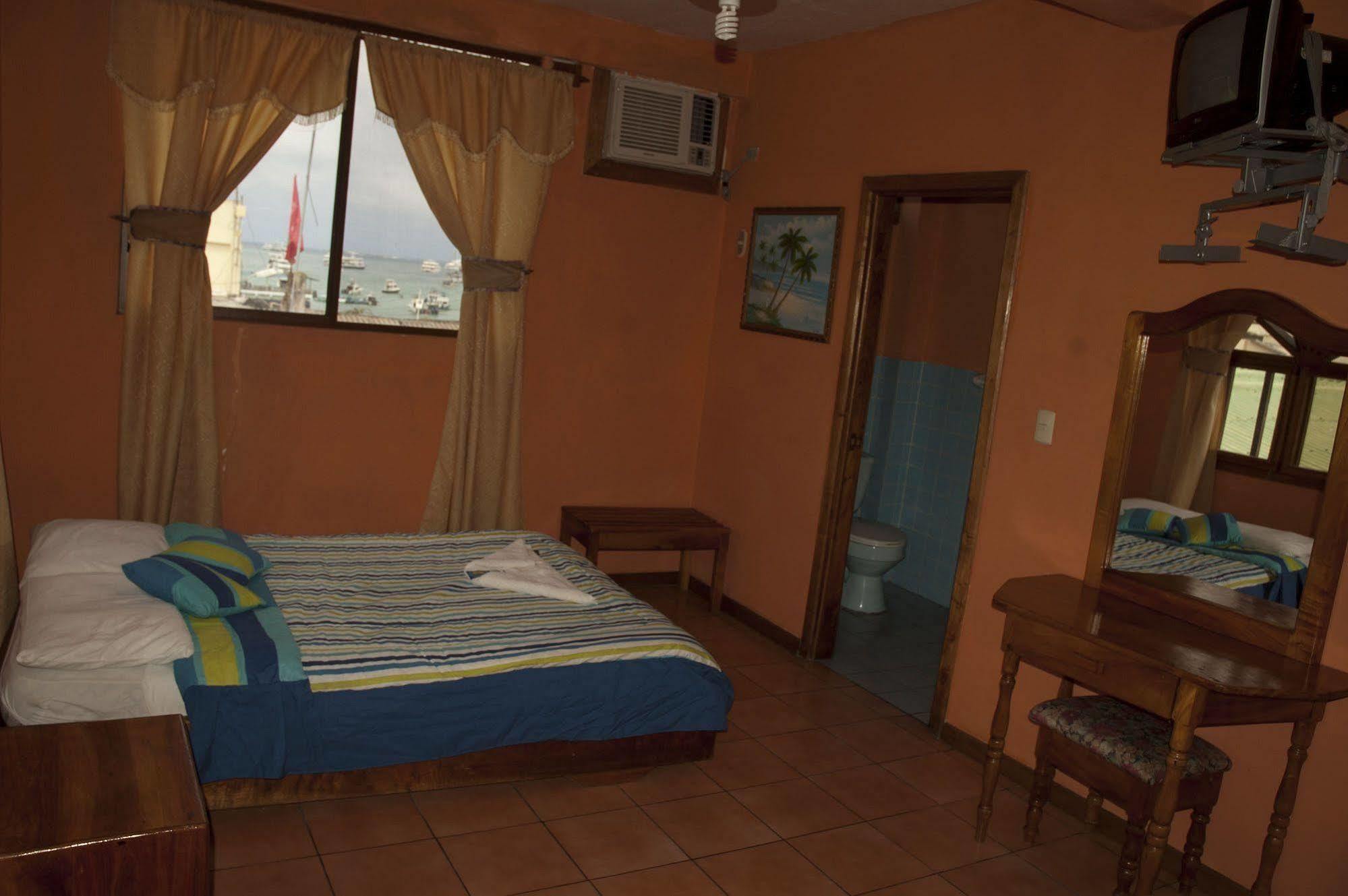 Hostal Castro Galapagos Puerto Ayora  Εξωτερικό φωτογραφία